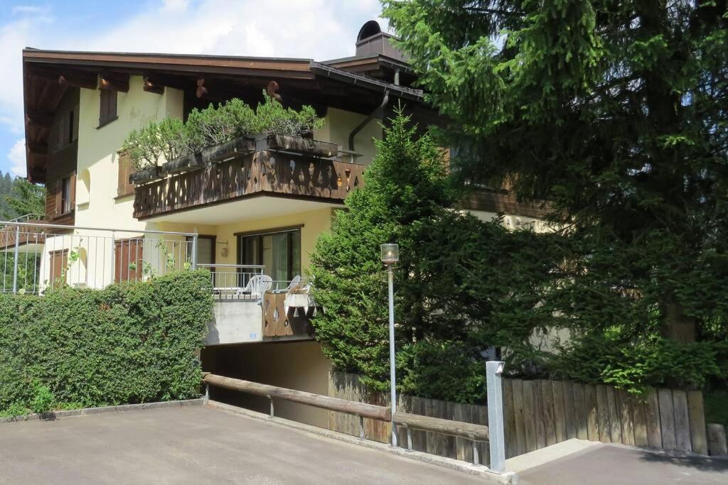 Appartement In Hus Signal Met Prachtig Uitzicht Op De Bergen Klosters Bagian luar foto